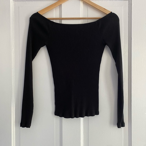 Express Women’s Off Shoulder V Neck Black Top in S - Picture 2 of 2